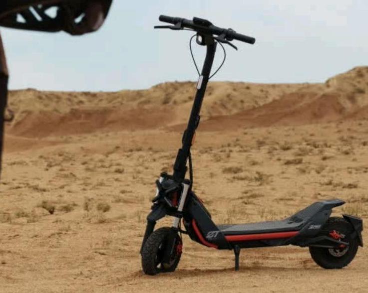 В Китае выпущен электросамокат Segway ZT3 Pro с возможностью езды по бездорожью и запасом хода до 40 км / Авто и транспорт / iXBT Live